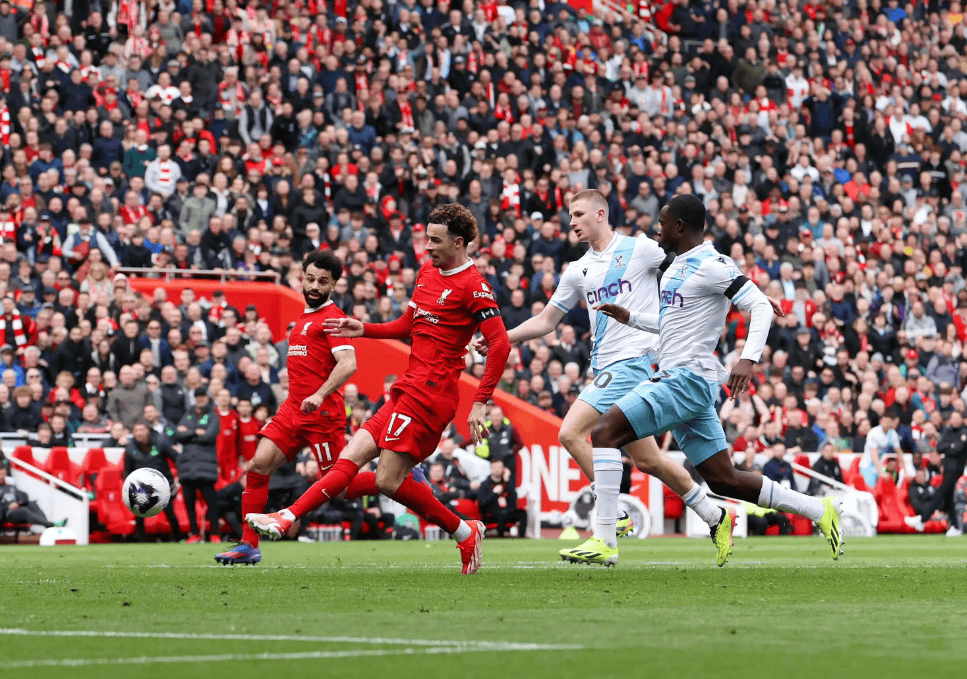 熊猫TV-利物浦主场连胜，锋线表现抢眼