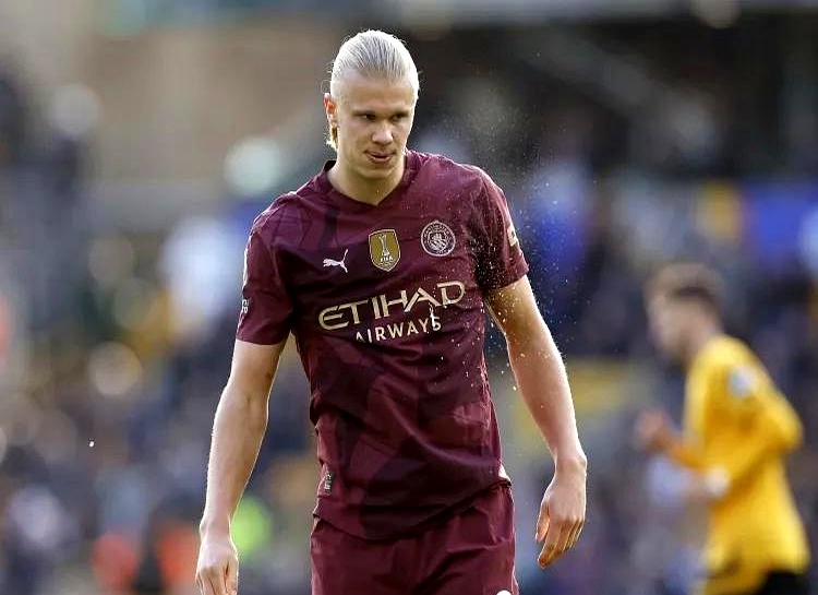 熊猫体育中国App-巴黎碾压那不勒斯，哈兰德高光表现