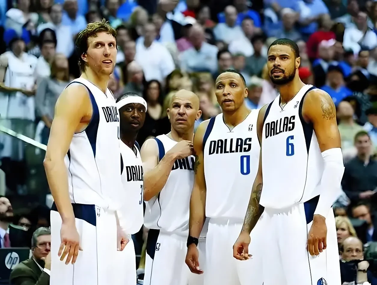 熊猫体育官方-强弱对抗！两位球星的较量让球迷眼花缭乱